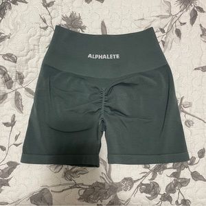 Alphalete Amplify Short in Charcoal (XS)